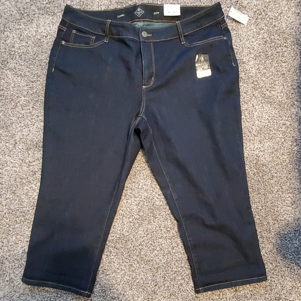 Dark Blue Capri